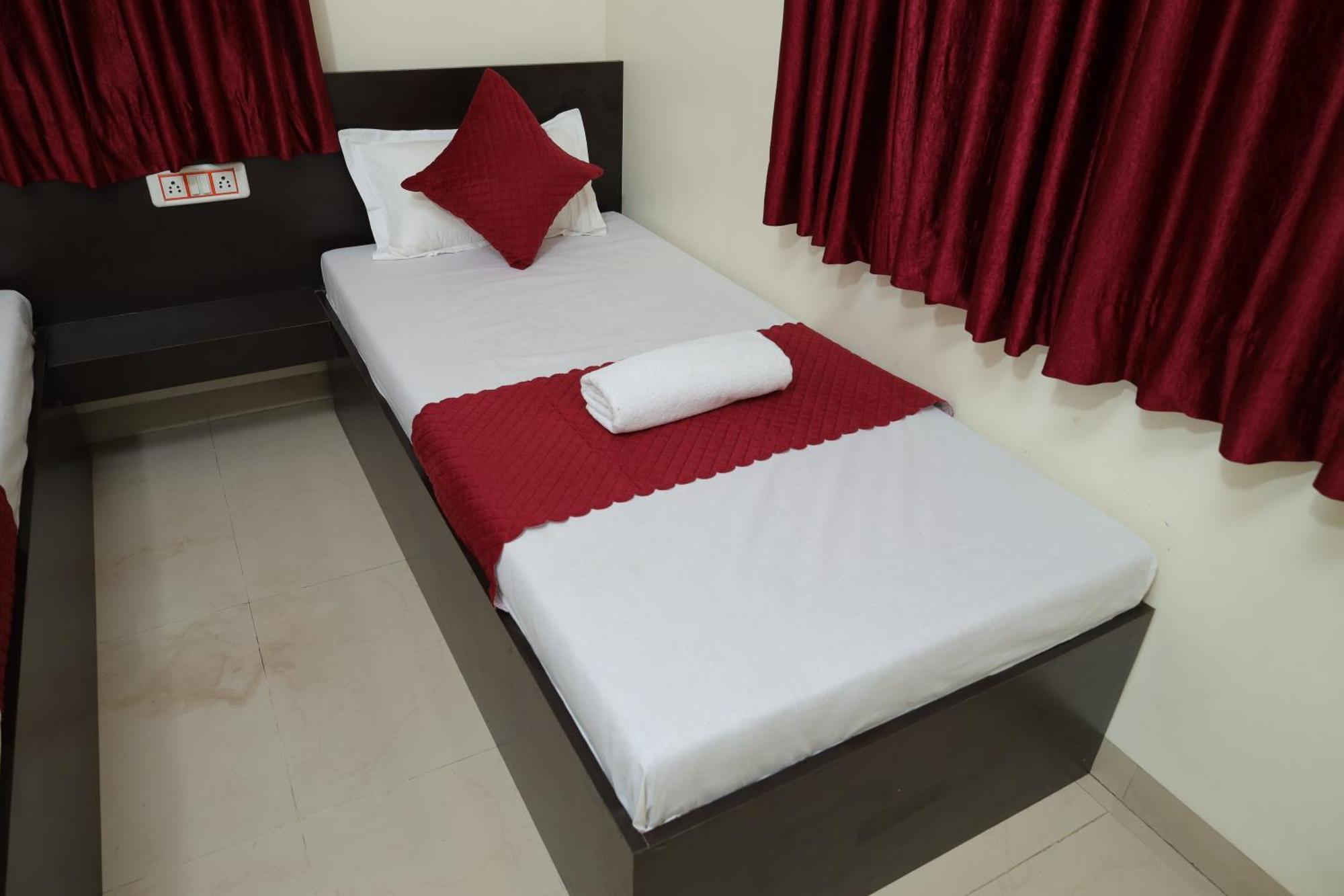 Laxminarayan Service Apartment *