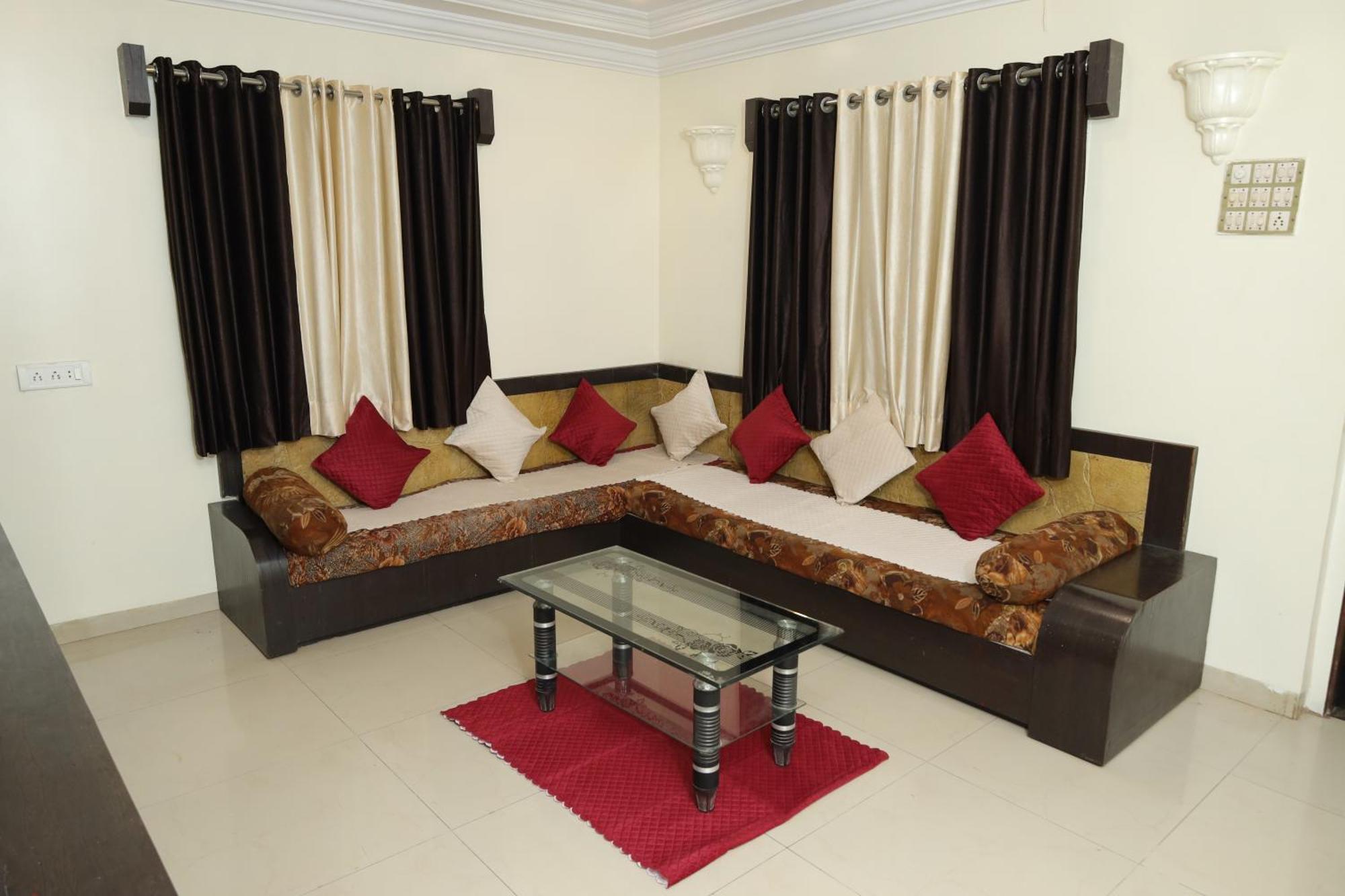 Laxminarayan Service Apartment *